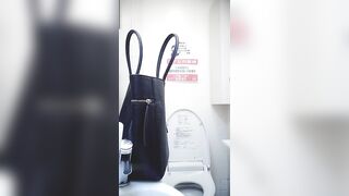 最新流出商场女厕偷拍_