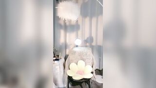 高跟黑丝小姐姐淫声荡语撩骚互动各种道具自慰